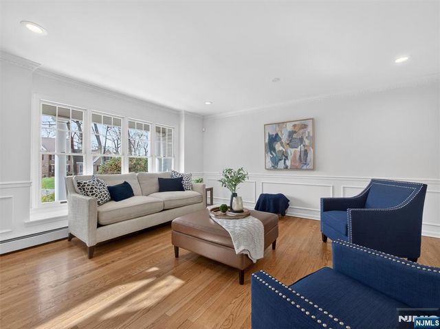 381 Lawrence Court, Wyckoff, NJ 07481