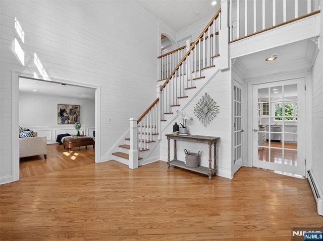 381 Lawrence Court, Wyckoff, NJ 07481