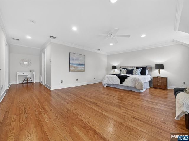 381 Lawrence Court, Wyckoff, NJ 07481