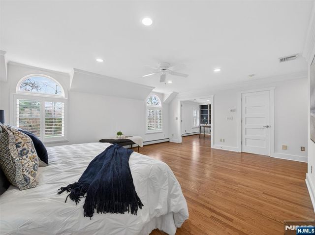 381 Lawrence Court, Wyckoff, NJ 07481