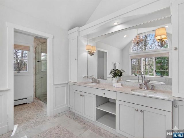 381 Lawrence Court, Wyckoff, NJ 07481