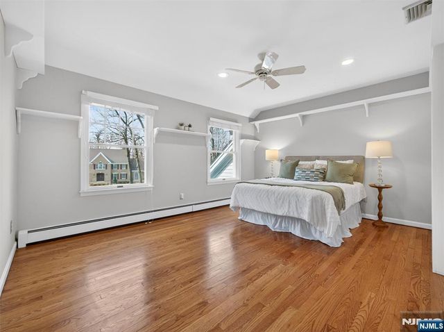 381 Lawrence Court, Wyckoff, NJ 07481