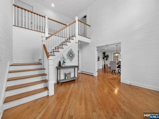 381 Lawrence Court, Wyckoff, NJ 07481