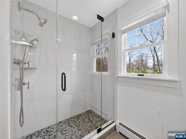 381 Lawrence Court, Wyckoff, NJ 07481