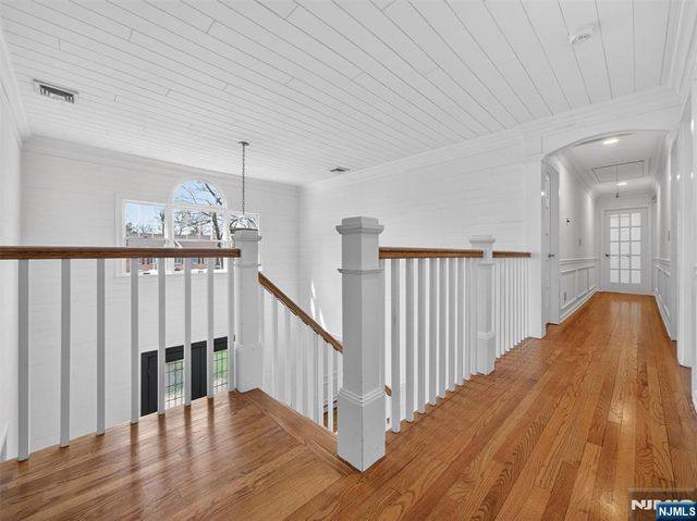 381 Lawrence Court, Wyckoff, NJ 07481