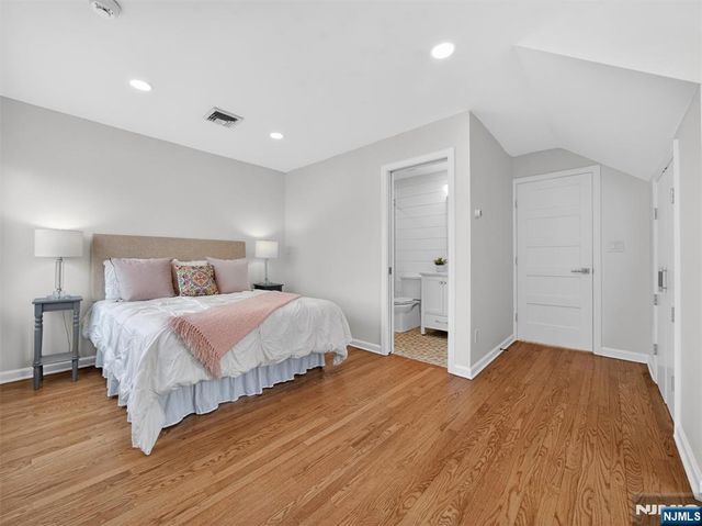 381 Lawrence Court, Wyckoff, NJ 07481