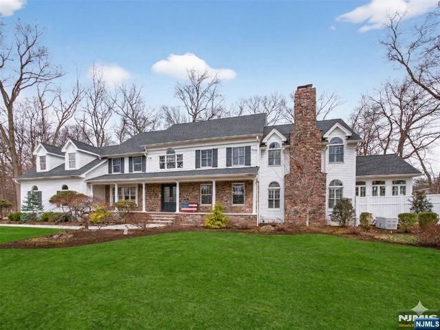 381 Lawrence Court, Wyckoff, NJ 07481