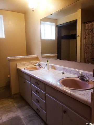 25 S 200 E, Parowan, UT 84761