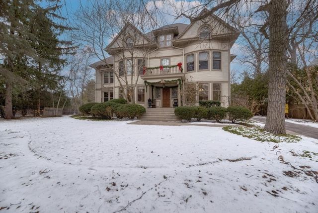 1499 Sheridan Road, Highland Park, IL 60035