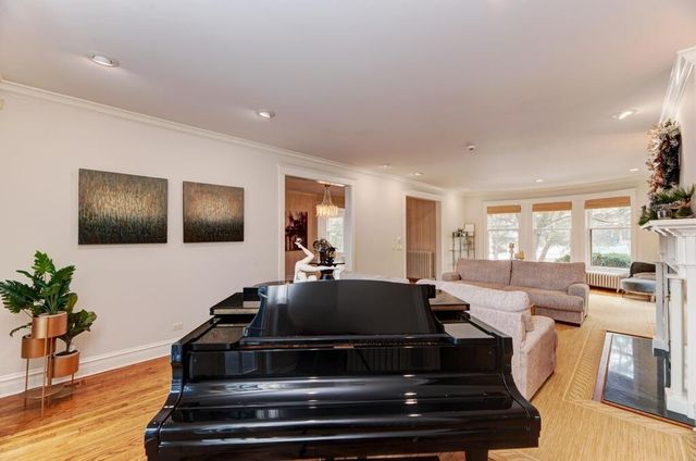 1499 Sheridan Road, Highland Park, IL 60035