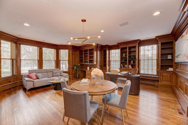 1499 Sheridan Road, Highland Park, IL 60035