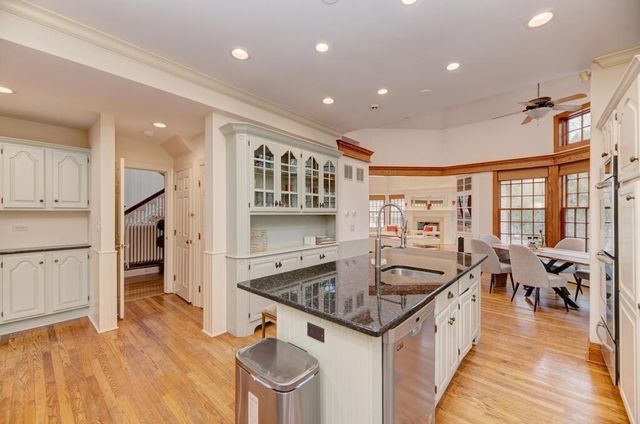 1499 Sheridan Road, Highland Park, IL 60035