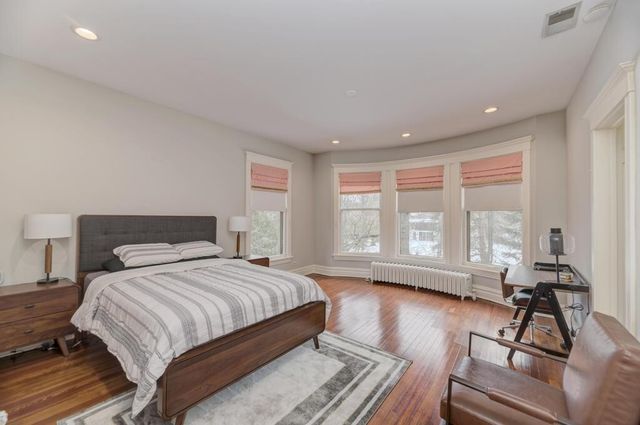 1499 Sheridan Road, Highland Park, IL 60035