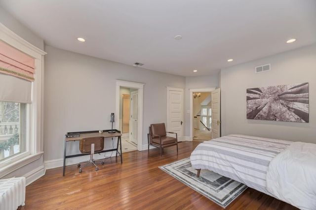 1499 Sheridan Road, Highland Park, IL 60035