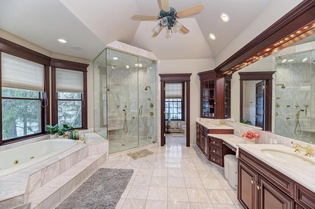 1499 Sheridan Road, Highland Park, IL 60035