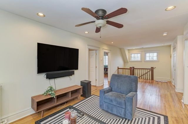 1499 Sheridan Road, Highland Park, IL 60035