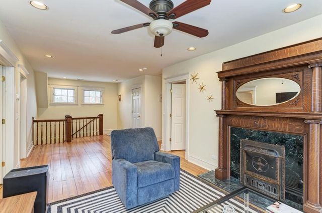 1499 Sheridan Road, Highland Park, IL 60035