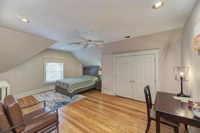 1499 Sheridan Road, Highland Park, IL 60035