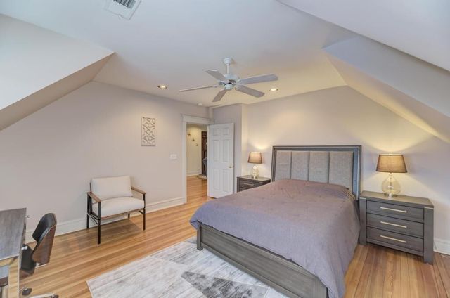 1499 Sheridan Road, Highland Park, IL 60035