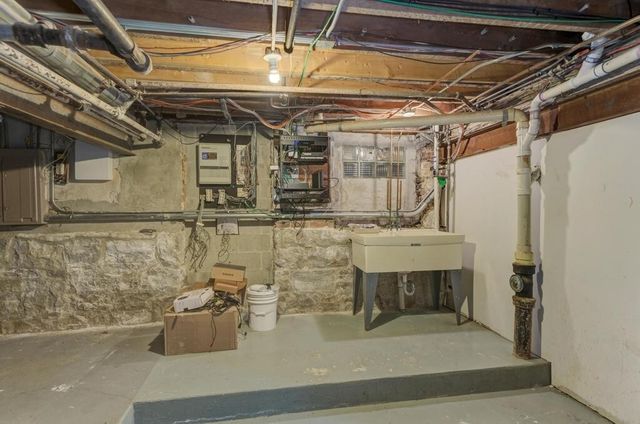 1499 Sheridan Road, Highland Park, IL 60035