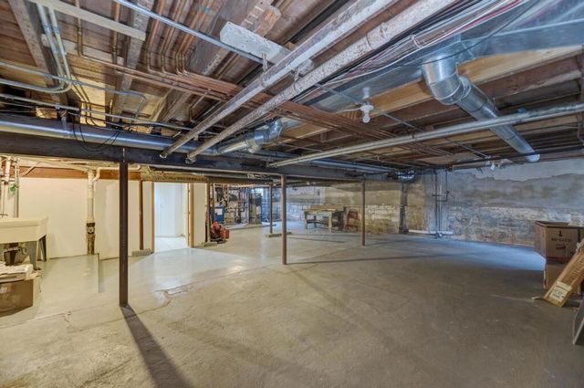 1499 Sheridan Road, Highland Park, IL 60035