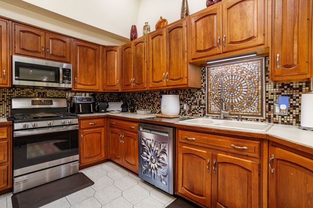 41 Bainbridge Street, Leominster, MA 01453