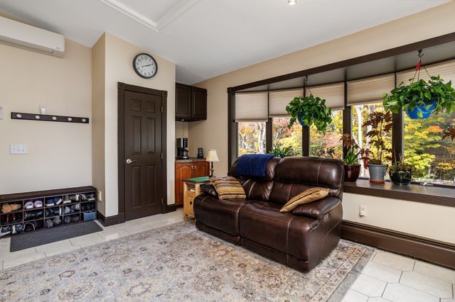 41 Bainbridge Street, Leominster, MA 01453