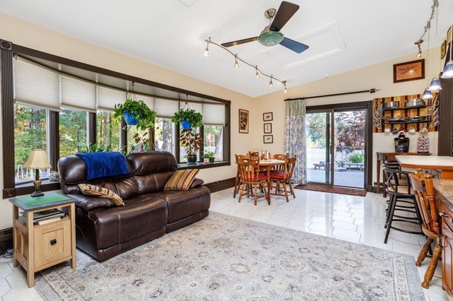 41 Bainbridge Street, Leominster, MA 01453