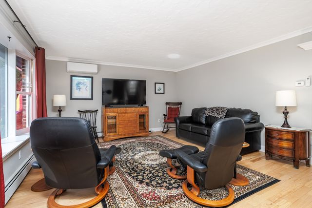 41 Bainbridge Street, Leominster, MA 01453