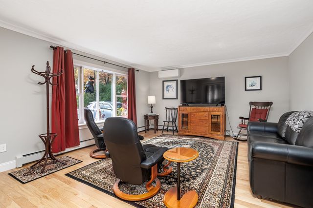 41 Bainbridge Street, Leominster, MA 01453