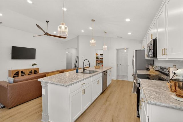 1210 THIRD COURT, Eagle Lake, FL 33839