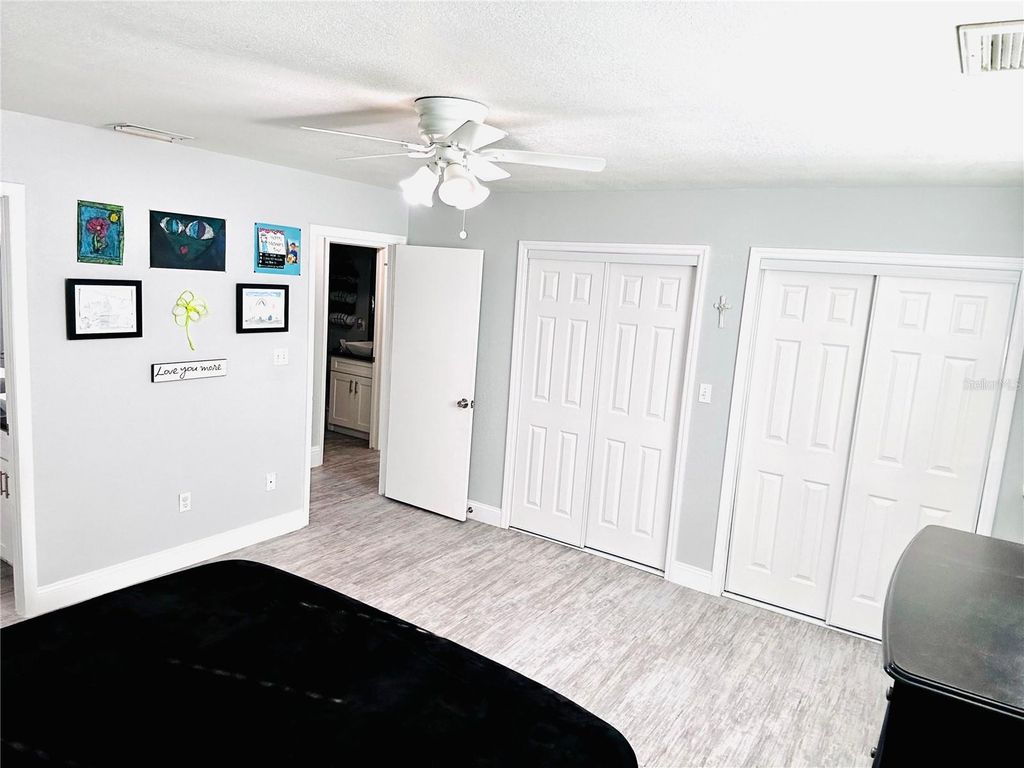 Image 13 of property listing at 17706 1ST STREET E, Redington Shores, FL 33708