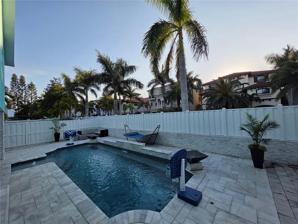 Image 3 of property listing at 17706 1ST STREET E, Redington Shores, FL 33708