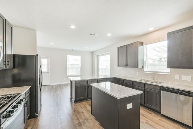 2934 Lawrence Park Court, Conroe, TX 77304