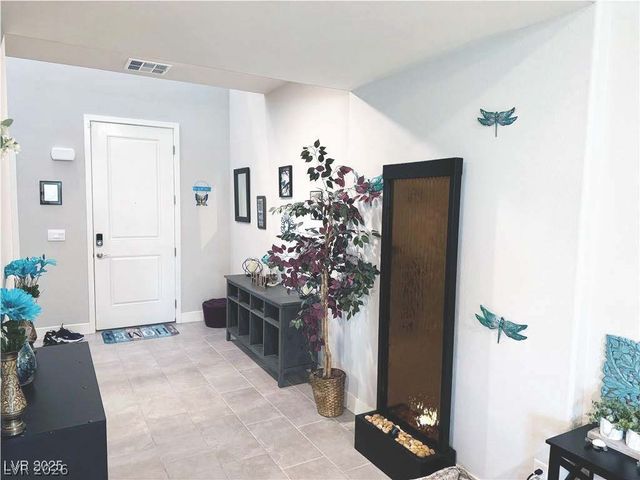 7855 Skyler Falls Lane, North Las Vegas, NV 89084