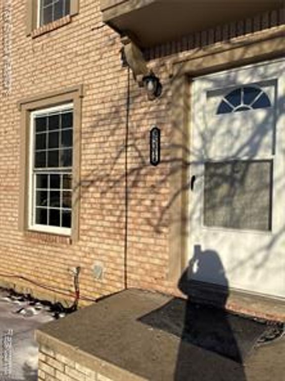 35314 Tall Oaks, Sterling Heights, MI 48312
