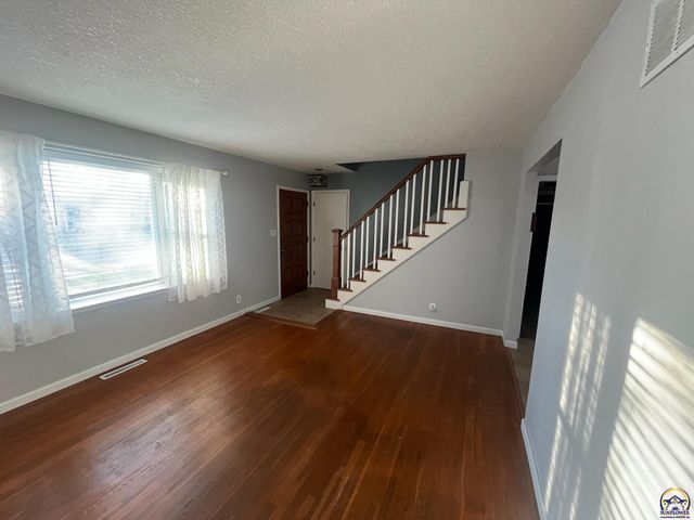 3125 SW Mulvane ST, Topeka, KS 66611