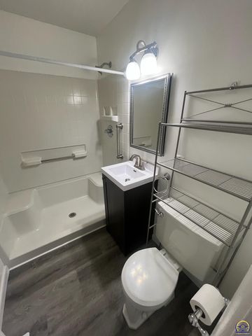 3125 SW Mulvane ST, Topeka, KS 66611