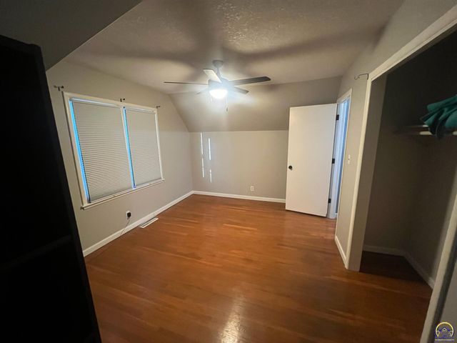 3125 SW Mulvane ST, Topeka, KS 66611