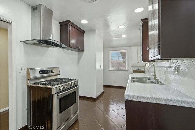 13155 Gault, Los Angeles, CA 91605