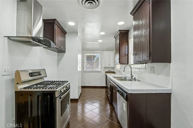 13155 Gault, Los Angeles, CA 91605