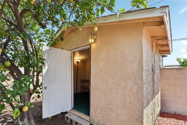 13155 Gault, Los Angeles, CA 91605