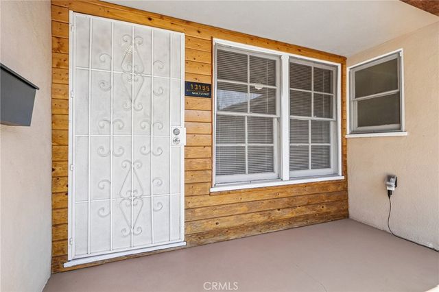 13155 Gault, Los Angeles, CA 91605