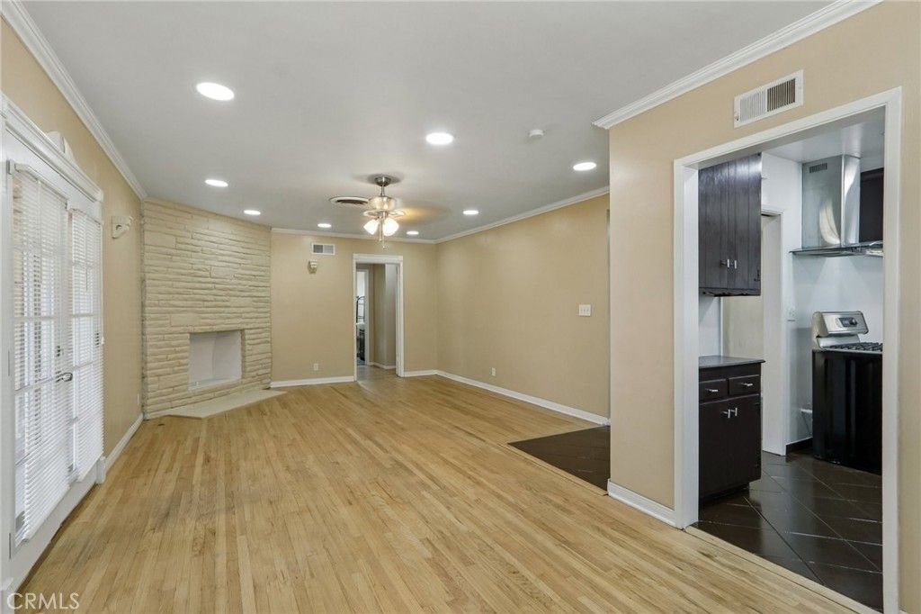 13155 Gault, Los Angeles, CA 91605