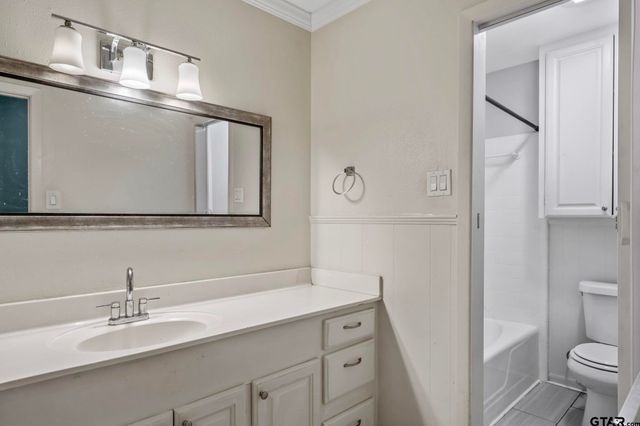 3100 Rosemary Ln, Tyler, TX 75701
