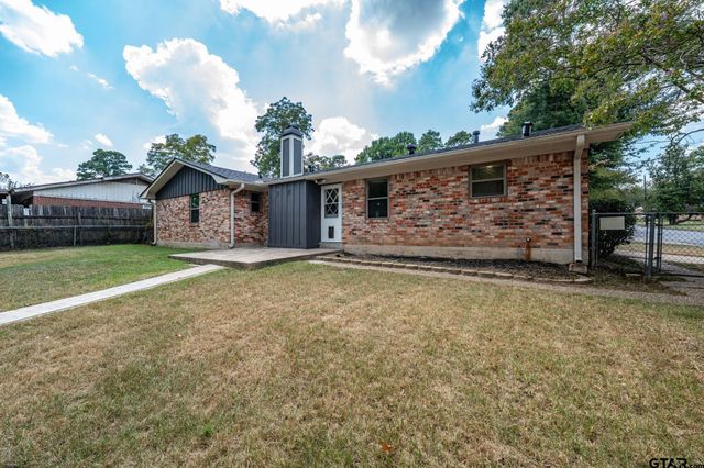 3100 Rosemary Ln, Tyler, TX 75701
