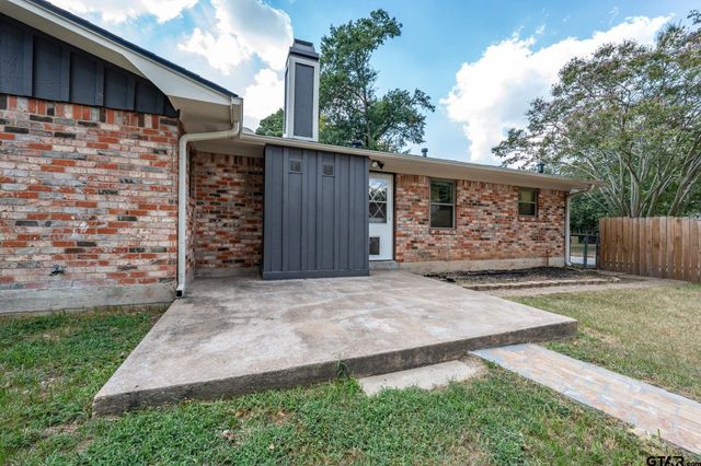3100 Rosemary Ln, Tyler, TX 75701