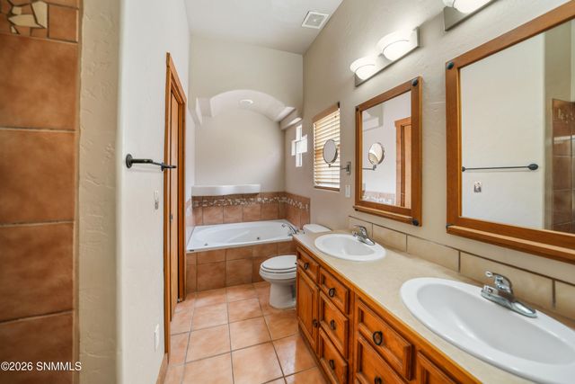 4865 Camino Dos Vidas, Las Cruces, NM 88012