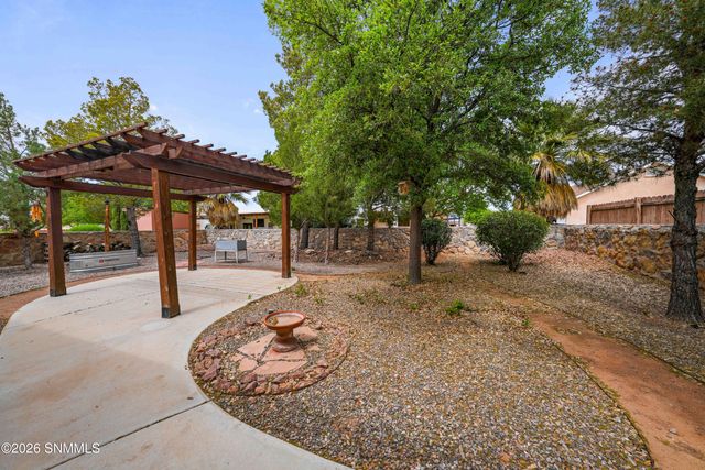 4865 Camino Dos Vidas, Las Cruces, NM 88012