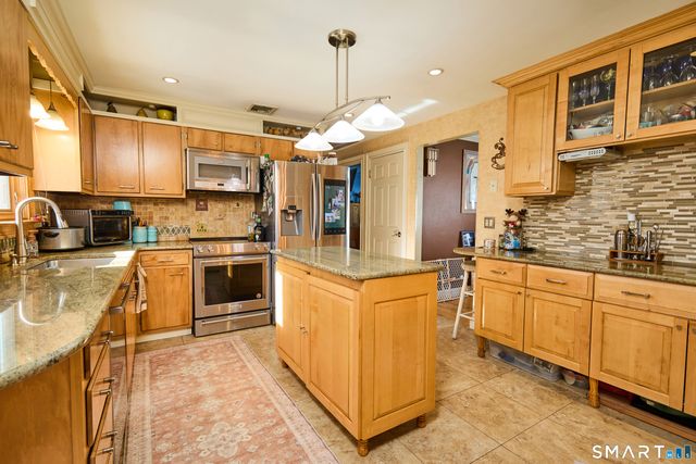 121 Campbell Road, Trumbull, CT 06611